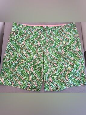 Lilly Pulitzer Avenue Chomp Chomp Alligator Bermuda Womens Shorts SZ 14